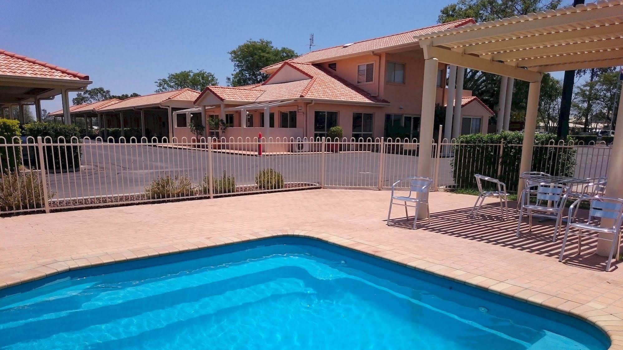 Country Roads Motor Inn Goondiwindi Extérieur photo