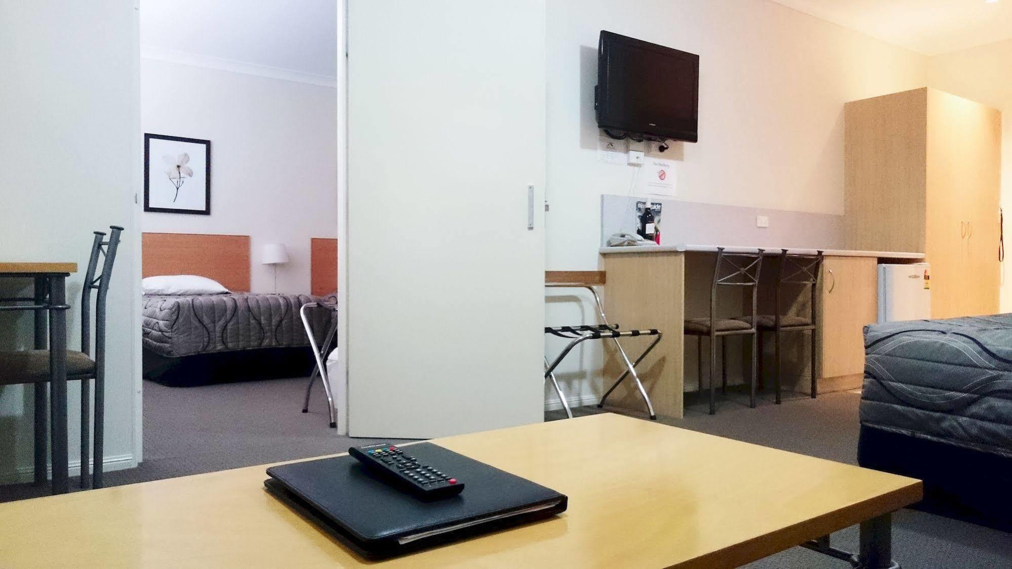 Country Roads Motor Inn Goondiwindi Extérieur photo